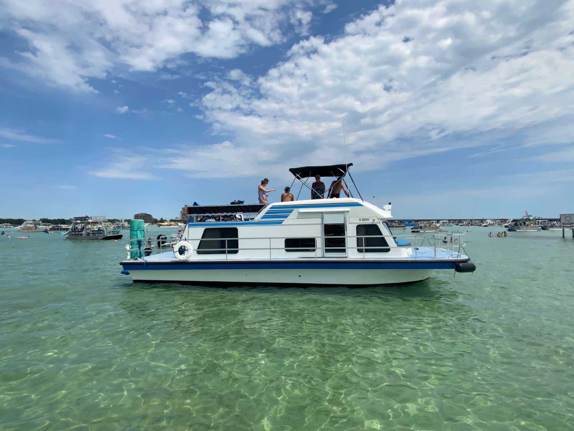 Houseboat Cruise | Crab Island Cruises